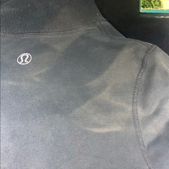 Lulu lemon vintage zip - Picture 3 of 3